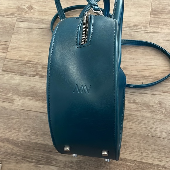 Matt & Nat Retro Teal Circular Vegan Leather Crossbody Bag - Picture 8 of 12